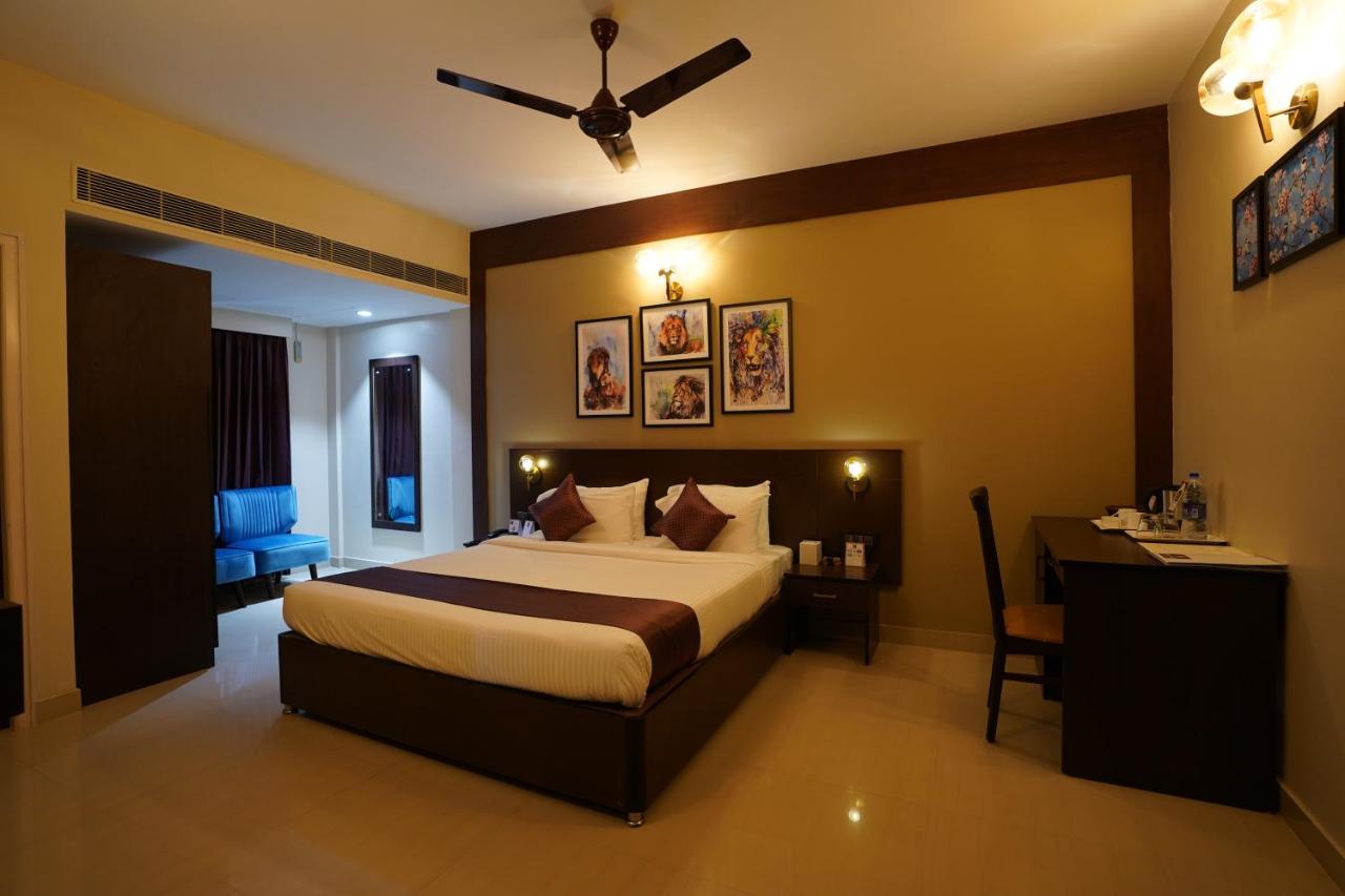 Neyyar Residency Hotel Neyyattinkara Exterior foto